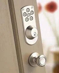 State Locksmith Services Alexandria, VA 703-586-9677 - comm-01